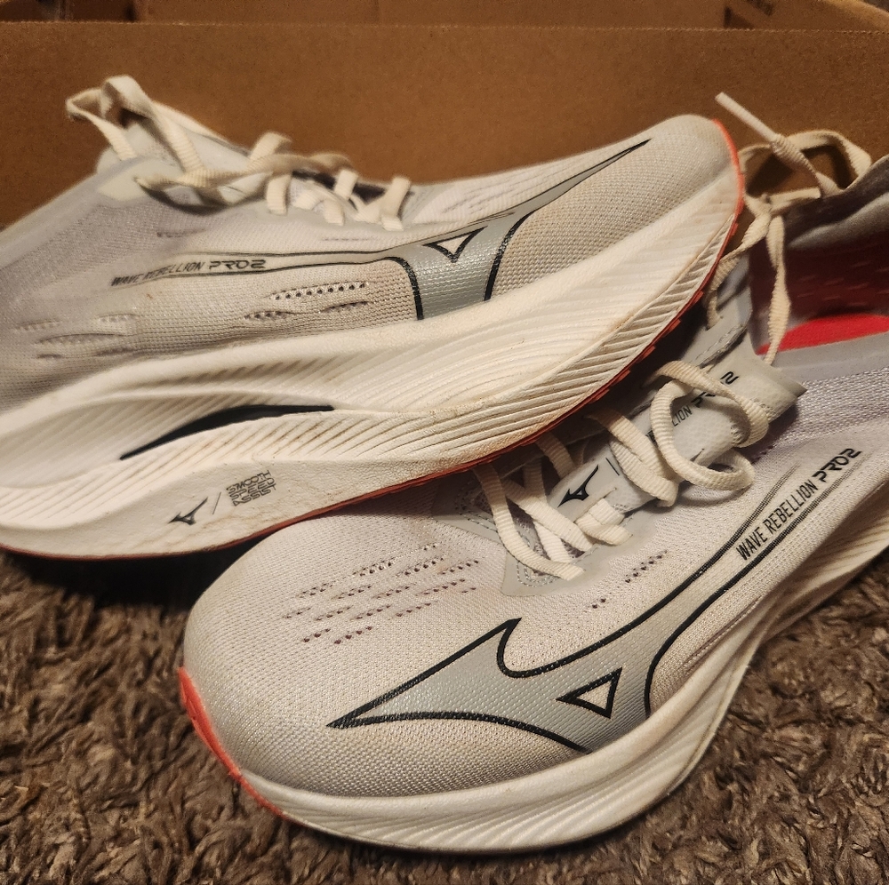 Mizuno Wave Rebellion Pro 2 - M7.5 | W9